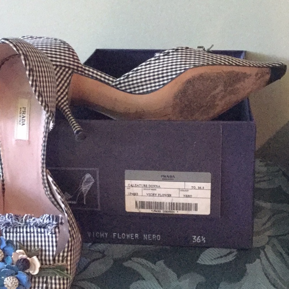 Shoes - Picture 2 of 3